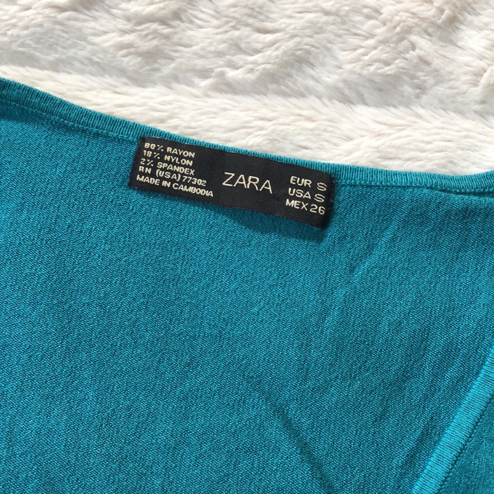 2/$25!‎ ⭐️ Zara Teal V-neck Sweater Long Sleeved - Picture 3 of 7